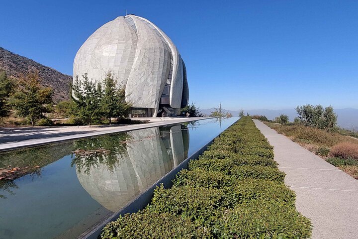 Wine & Reflection Private Tour: Baha’i Temple & Haras de Pirque Vineyard