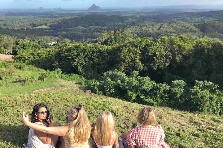 Maleny & Montville Tour with Artisan Village, Lunch, Wine Tasting