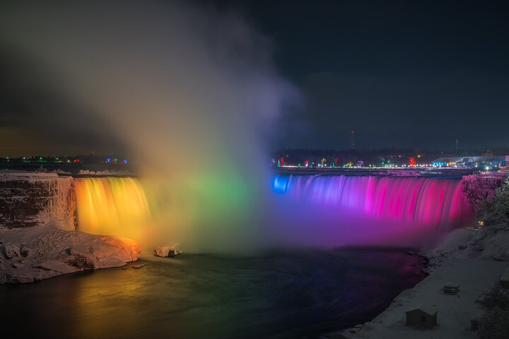 Niagara at Night: Wine Tasting and Illumination Tower Experience