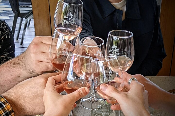 All Inclusive Full Day Private Limousine Wine Tour &#8211; Uncorked Peninsula