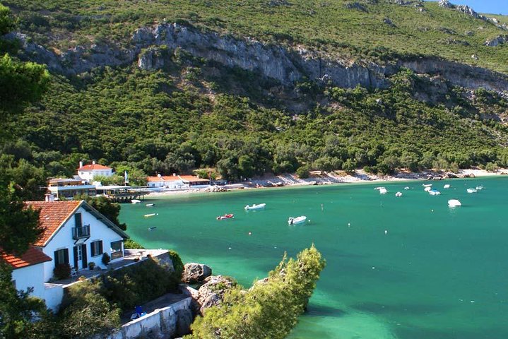 Lissabon-Landausflug: Private Tour durch Lissabon, Sesimbra und Azeitao mit Weinprobe
