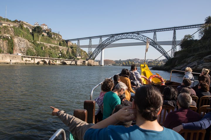 Porto: 4-stündige Stadtbesichtigung, Sechs-Brücken-Bootstour, Weinprobe