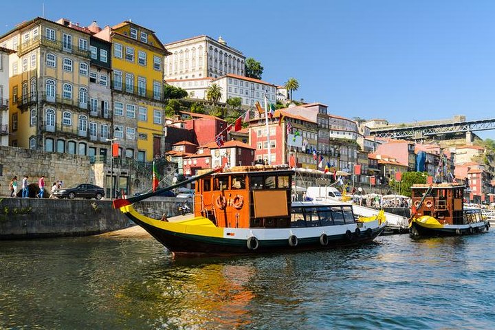 Ganztägige Tour in kleiner Gruppe durch Porto mit Weinprobe und Bootstour auf dem Fluss Douro