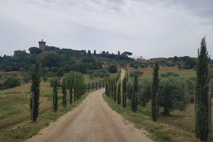 8 days tour: The most beautiful medieval villages in Italy, from Rome to Venice