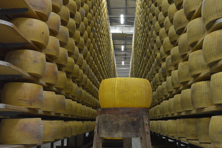 Taste of Emilia-Romagna: Small Group Gastronomy Tour from Florence