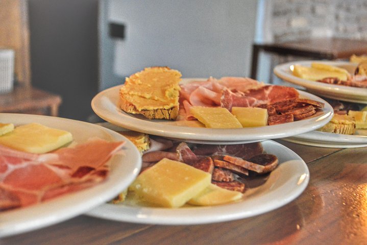 Food Tour In Rome Through Jewish Ghetto And Campo De Fiori After Sunset