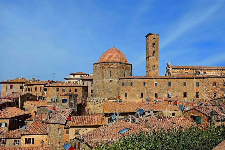 Private Half Day Tour – Visit Volterra and Chianti with Wine tasting Experience