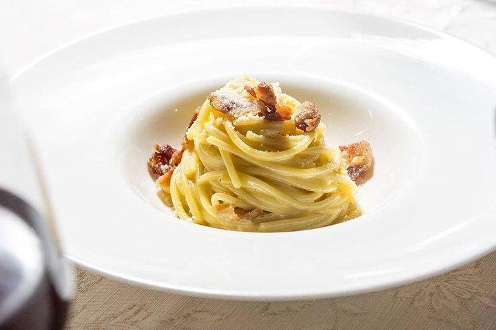 Colosseum Private Tour With Carbonara Experience