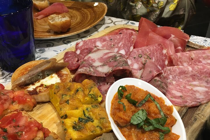 3 Hours Guided Siena Traditional Food Tour