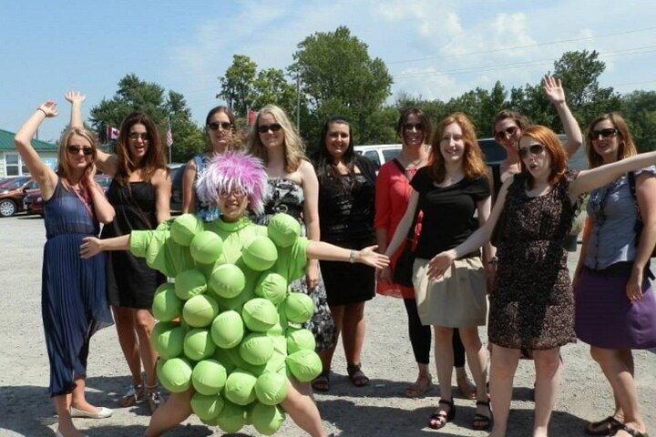 Relaxing Afternoon Wine Tour through Niagara’s Wine Country