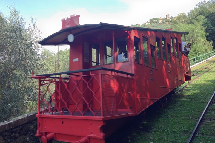 PRIVATE TOUR: Lucca and Funicular ride in Montecatini Alto with Lunch Experience