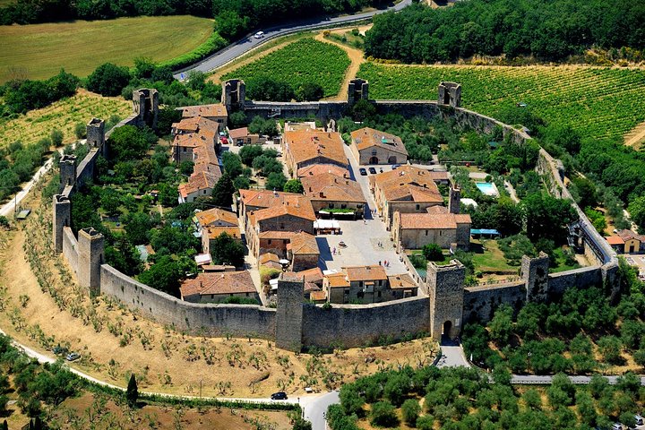 Siena Monteriggioni San Gimignano with Lunch&WineTasting Fullday from Rome