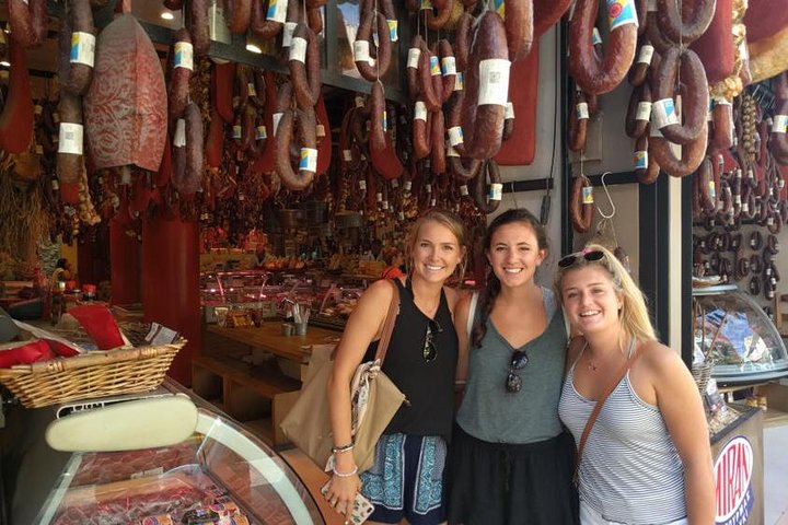 Eat Like a Local: Guided Walking Tour in Athens
