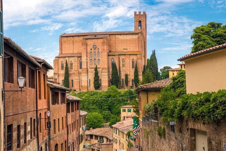 Art, Culture, wine and food of Tuscany from Rome: private tour